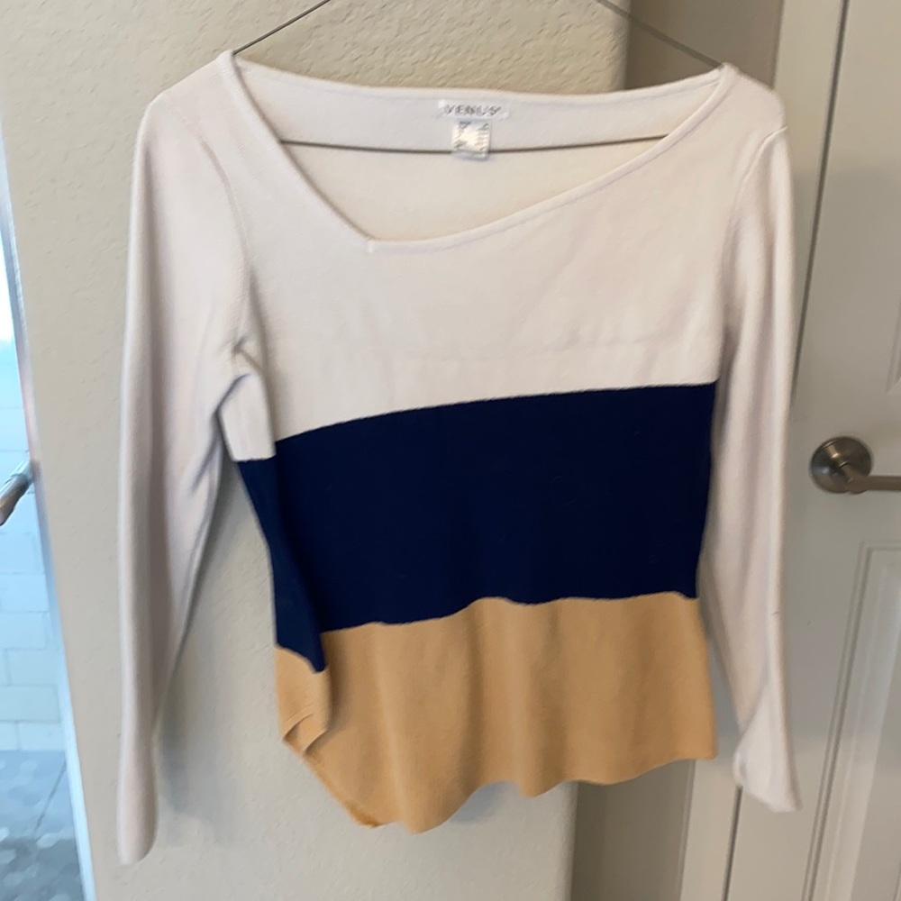 Venus colorblock sweater size medium
